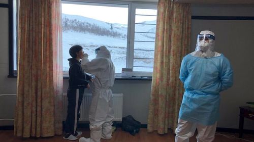 Тусгаарлах байранд 411 ажилтан, алба хаагч ажиллаж байна